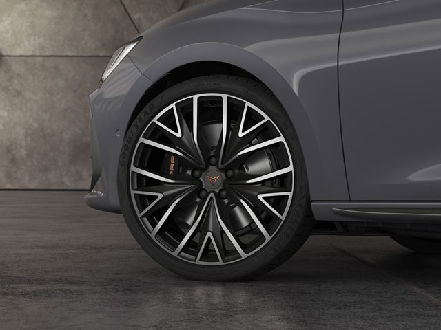 19'' Performance alloy wheel in sport black and silver